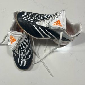 Kids indoor soccer cleats ⚽️